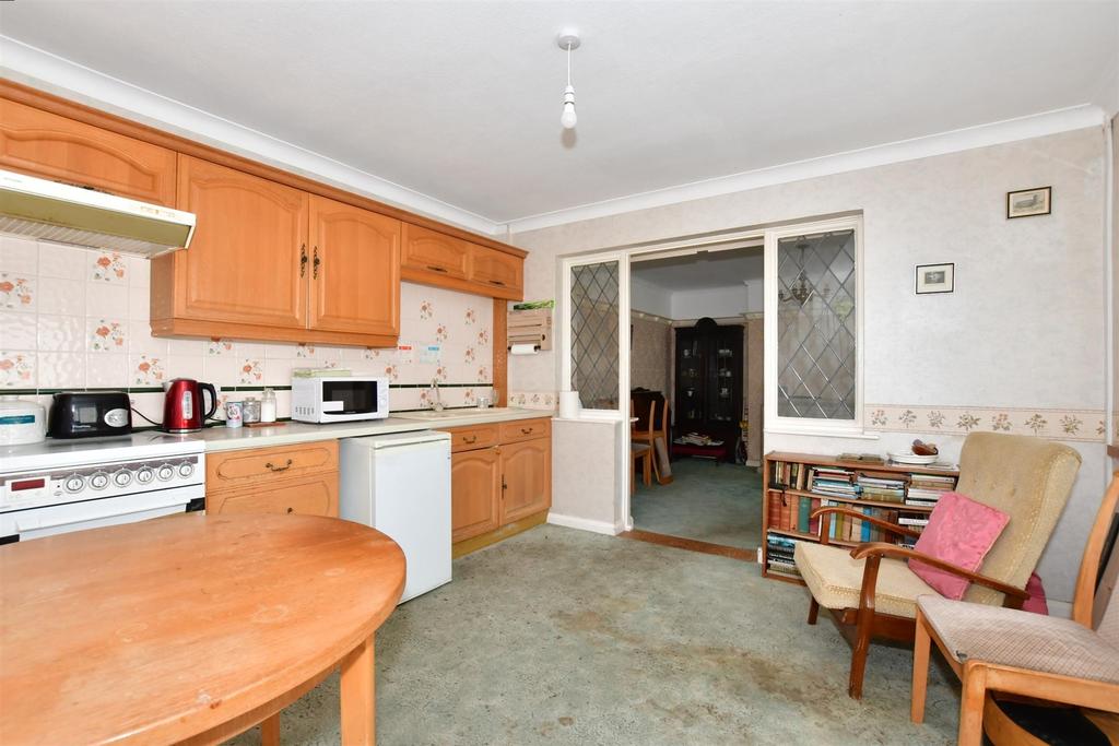 Kitchen/ Breakfast Area
