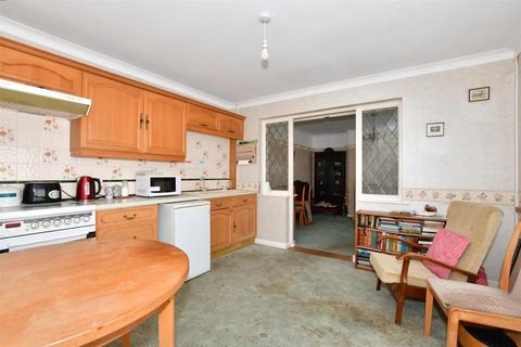 30 Barnes Avenue, Westbrook, Margate, CT9 5EQ