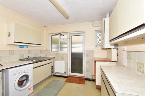 30 Barnes Avenue, Westbrook, Margate, CT9 5EQ