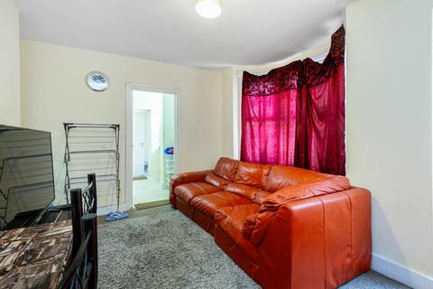 2 bedroom flat for sale, Prince Regent Lane, Plaistow, E13