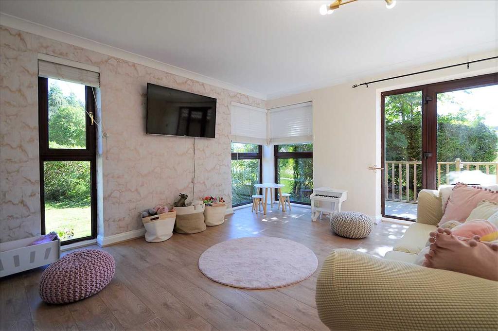 2nd Lounge