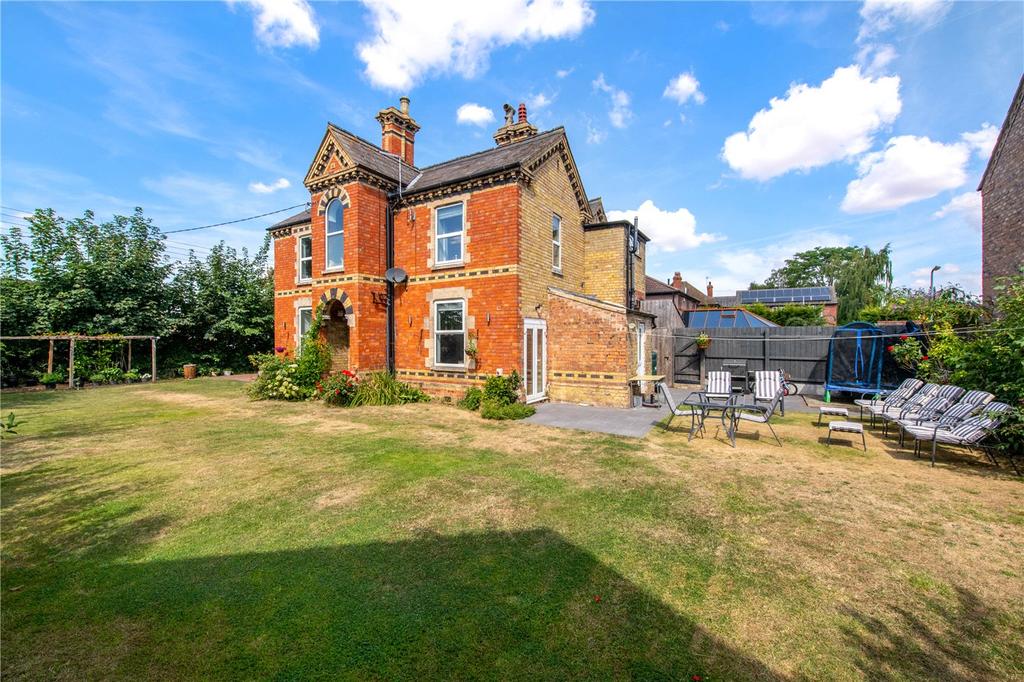 Sleaford Road, Ruskington, Sleaford, Lincolnshire, NG34 4 bed detached