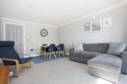 2 bedroom flat to rent, Studland Road, Alum Chine, Bournemouth