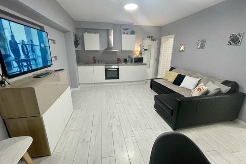 3 bedroom apartment to rent - Bond Street, Brighton