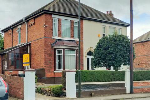 3 bedroom semi-detached house to rent, Burton Road, Woodville