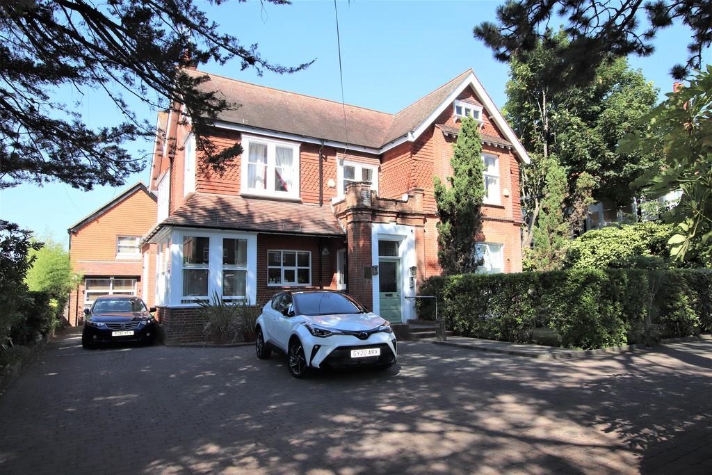 Downview Road, Worthing 2 bed flat £275,000