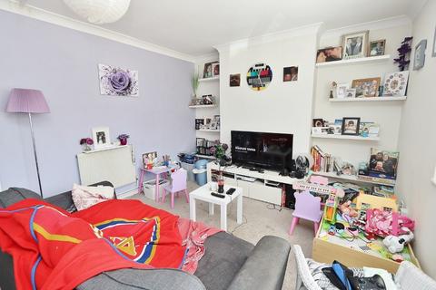 9 Ramsay Gardens, Romford, RM3 7NT