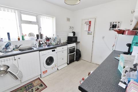 9 Ramsay Gardens, Romford, RM3 7NT