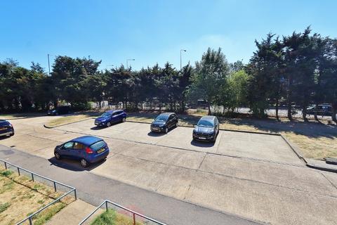9 Ramsay Gardens, Romford, RM3 7NT