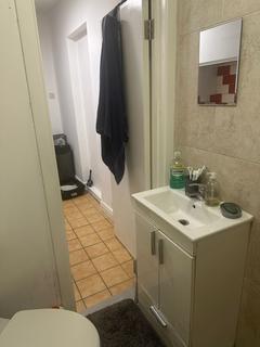 1 bedroom flat to rent, Inwood Road, HOUNSLOW, Greater London, TW3