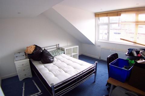 12 Burchett Grove, Leeds, LS6 2JA