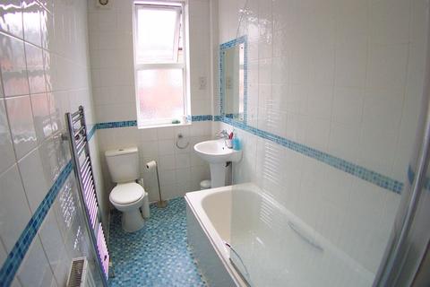 12 Burchett Grove, Leeds, LS6 2JA