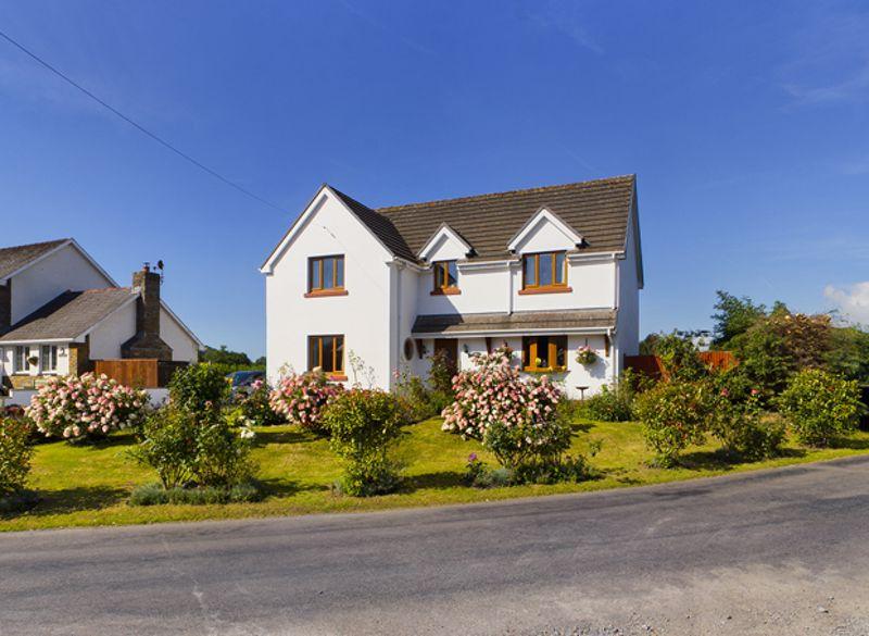 Castell Pigyn Road, Abergwili, Carmarthen 4 bed detached house for sale