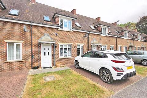 3 bedroom terraced house for sale - STEWTON LANE, LOUTH
