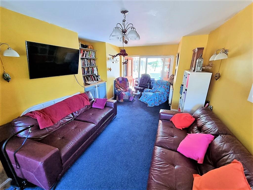Danesfield Drive, Leominster, Herefordshire, HR6 8HW 4 bed detached
