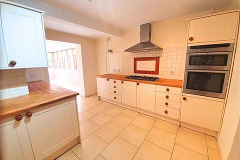 4 bedroom detached house for sale, Danesfield Drive, Leominster, Herefordshire, HR6 8HW
