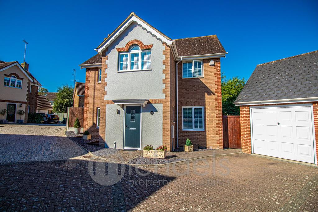 Mill Park Drive, Braintree, CM7 3 bed detached house £400,000