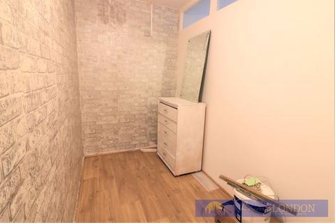 Flat 4, Kenwood House, 10 Cyprus Road, London, N9 9QE