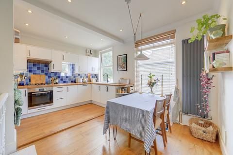 25 Theodore Road, London, SE13 6HT