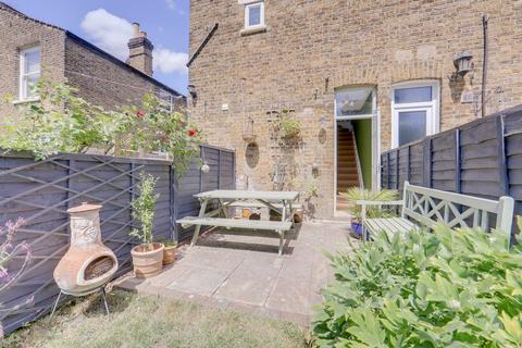 25 Theodore Road, London, SE13 6HT