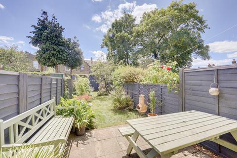25 Theodore Road, London, SE13 6HT