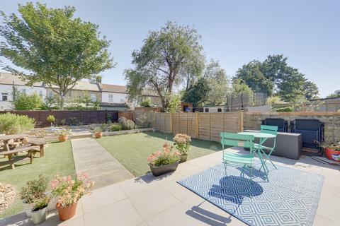 65a Wellmeadow Road, Catford, London, SE13 6TA