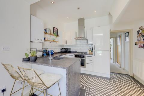 65a Wellmeadow Road, Catford, London, SE13 6TA