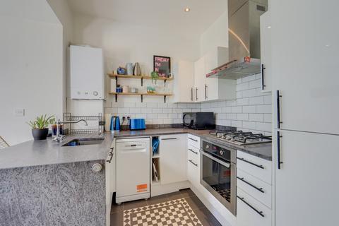 65a Wellmeadow Road, Catford, London, SE13 6TA