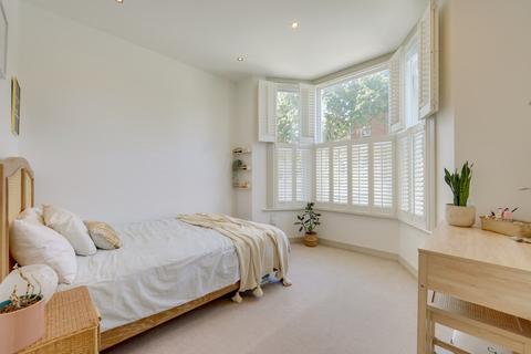 65a Wellmeadow Road, Catford, London, SE13 6TA