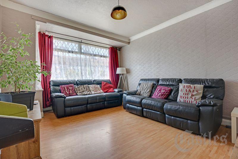 Dorchester Avenue, Palmers Green, N13 3 bed terraced house for sale £
