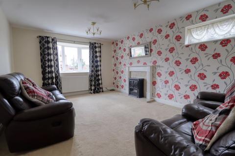 3 bedroom detached house for sale - Lincoln Close, Crowle