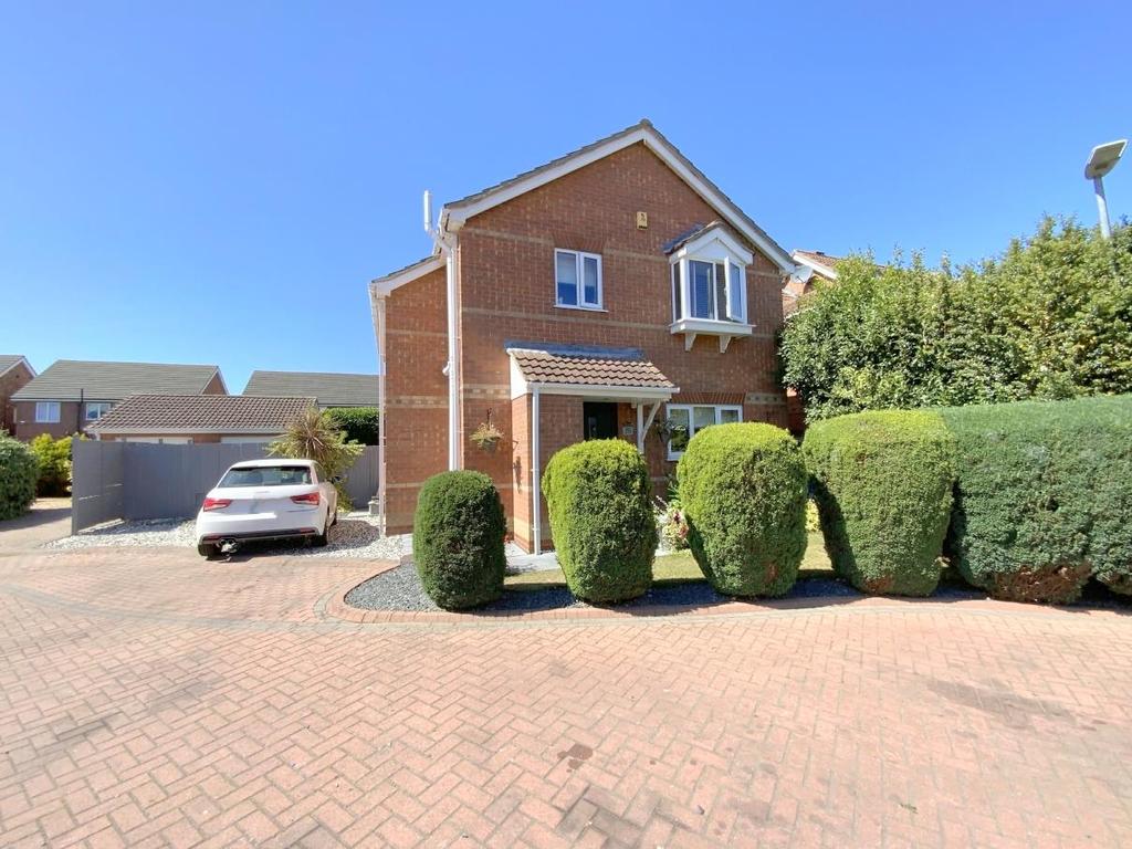 Garrick Lane, New Waltham, Grimsby 3 bed detached house £285,000