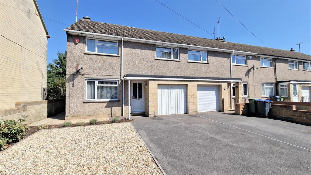 Wessex Road, Chippenham 3 bed terraced house for sale £270,000