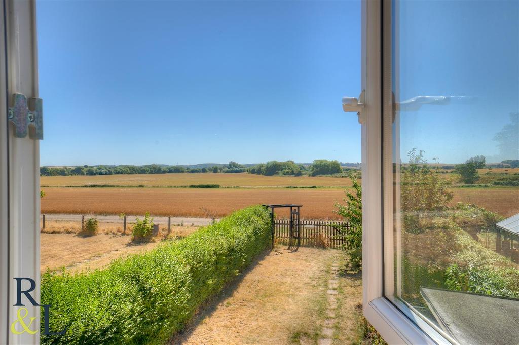 Nathans Lane, Bassingfield... 3 bed terraced house £310,000