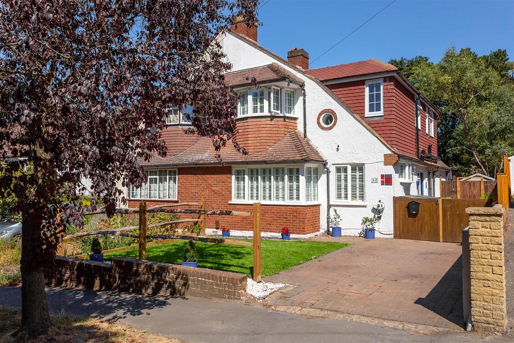 Greenhayes Avenue, Banstead 4 bed semidetached house for sale £775,000