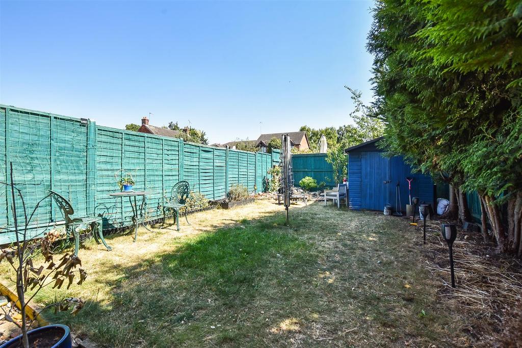 Adelaide Road, Andover 3 bed detached house £325,000