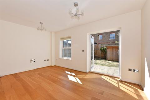 3 bedroom terraced house to rent, Kensington Mews, Windsor, Berkshire, SL4