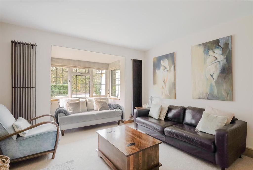 Chapel Road, Tadworth 3 bed detached house £950,000
