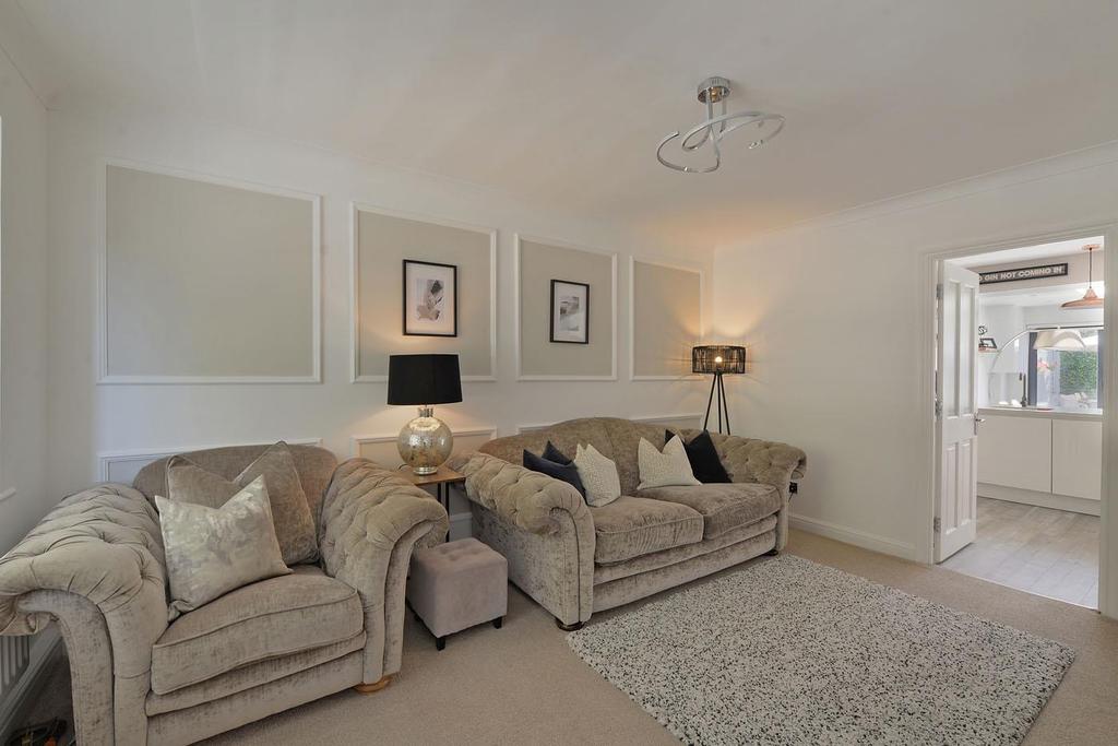 Pippin Way, Kings Hill 3 bed terraced house £440,000