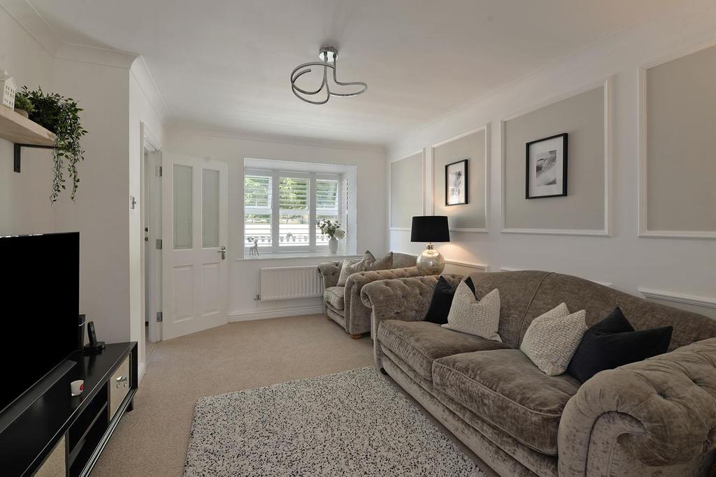 Pippin Way, Kings Hill 3 bed terraced house £440,000