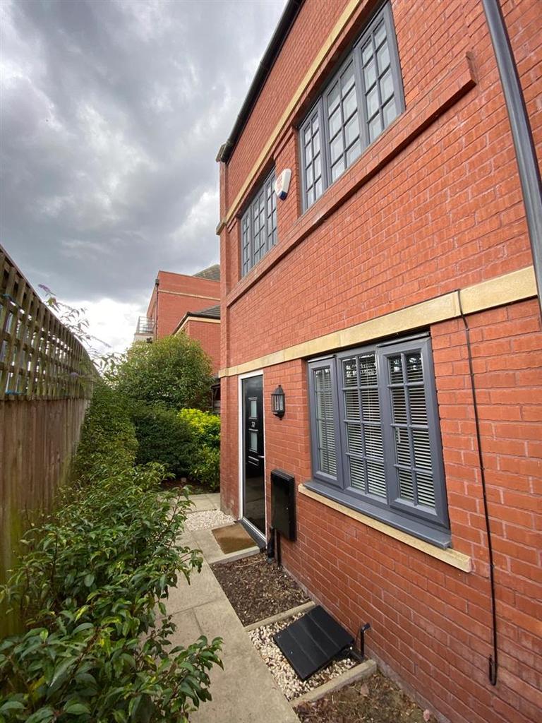 Wolsey Island Way, Leicester 3 bed house £950 pcm (£219 pw)