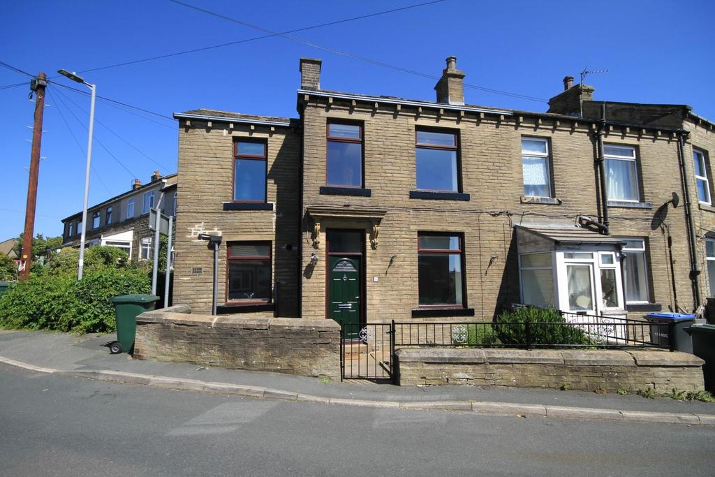 Moor Close Lane, Queensbury, Bradford 1 bed end of terrace house £115,000