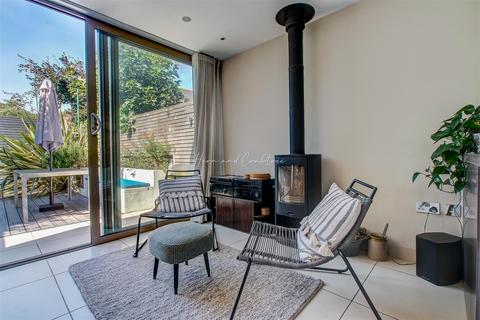 63 Llanfair Road, Cardiff, CF11 9QA