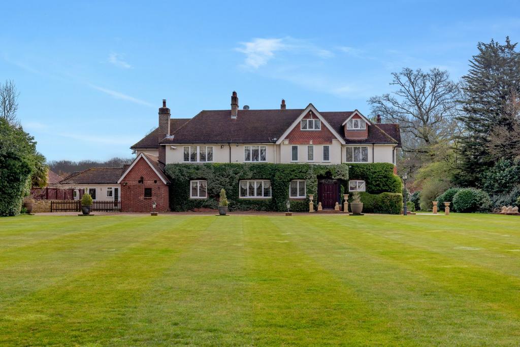 Hayes Lane, Slinfold, Horsham, West Sussex 5 bed detached house for ...