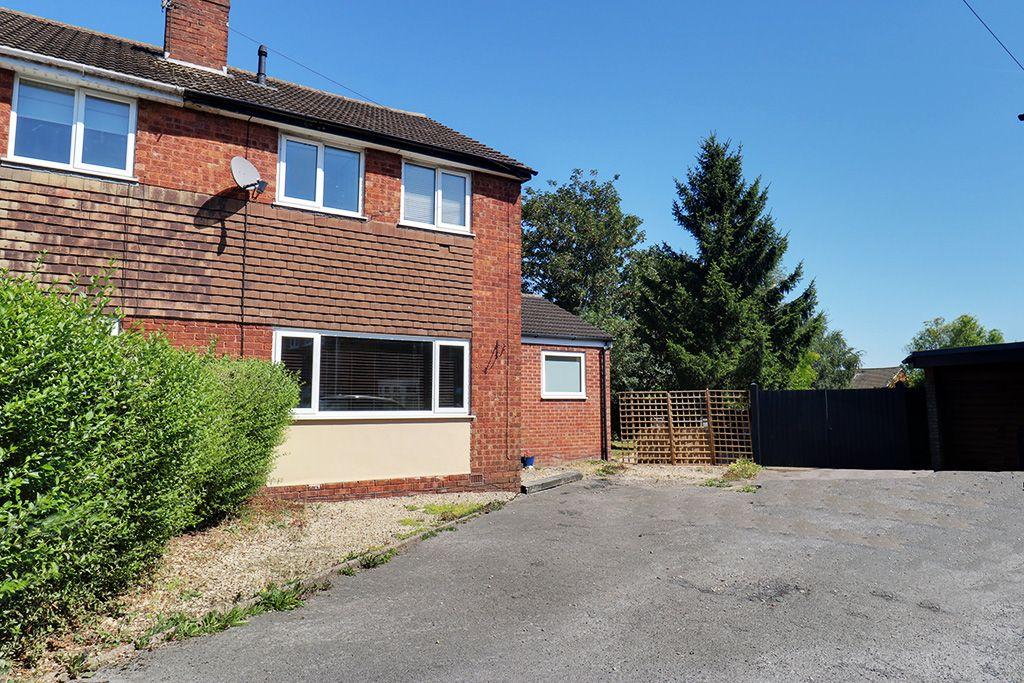 Dale Drive, Burntwood WS7 9AA 3 bed semidetached house £255,000