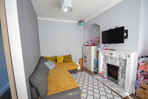 93 Rowdowns Road, Dagenham, RM9 6NH