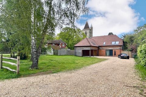 5 bedroom detached house to rent, Church House, Blackmoor