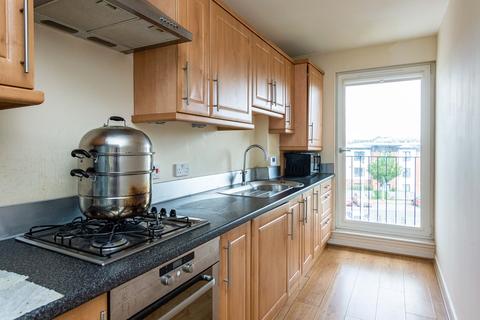 2 bedroom flat for sale - New Mart Gardens, Chesser, Edinburgh, EH14