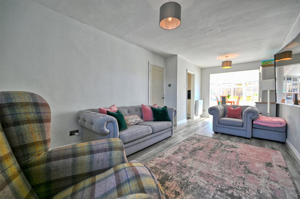 Pendleton Road, Darlington, DL1 3 bed detached house £195,000