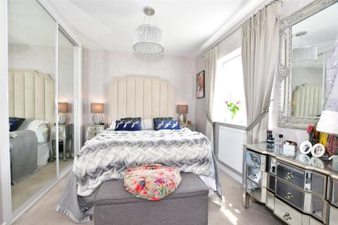 13 Higham Avenue, Snodland, ME6 5SY